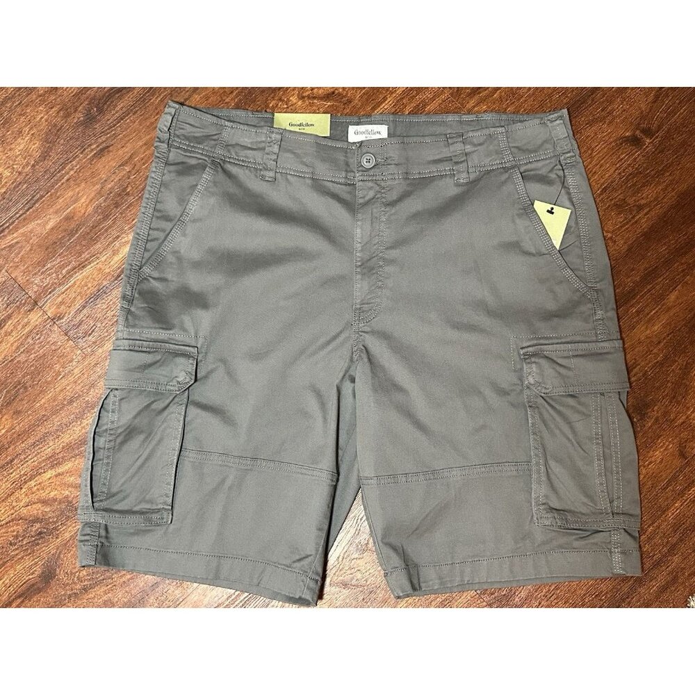 NWT Mens Cargo Shorts 6 Pockets 11" Inseam 40" Waist GRAY Goodfellow & Co
